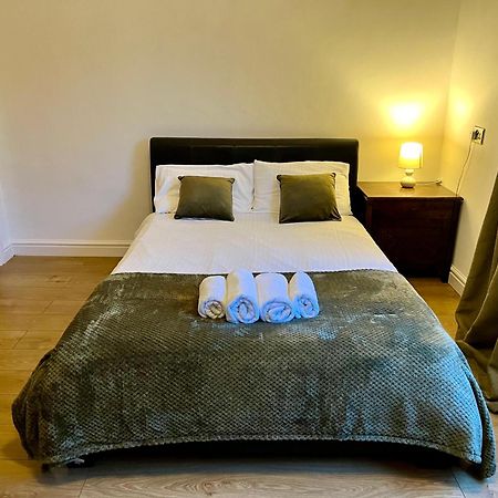 Housefield Stay, Room 4 Stoke-on-Trent Extérieur photo