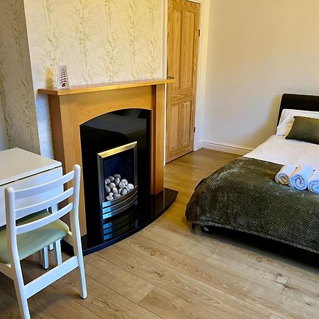 Housefield Stay, Room 4 Stoke-on-Trent Extérieur photo