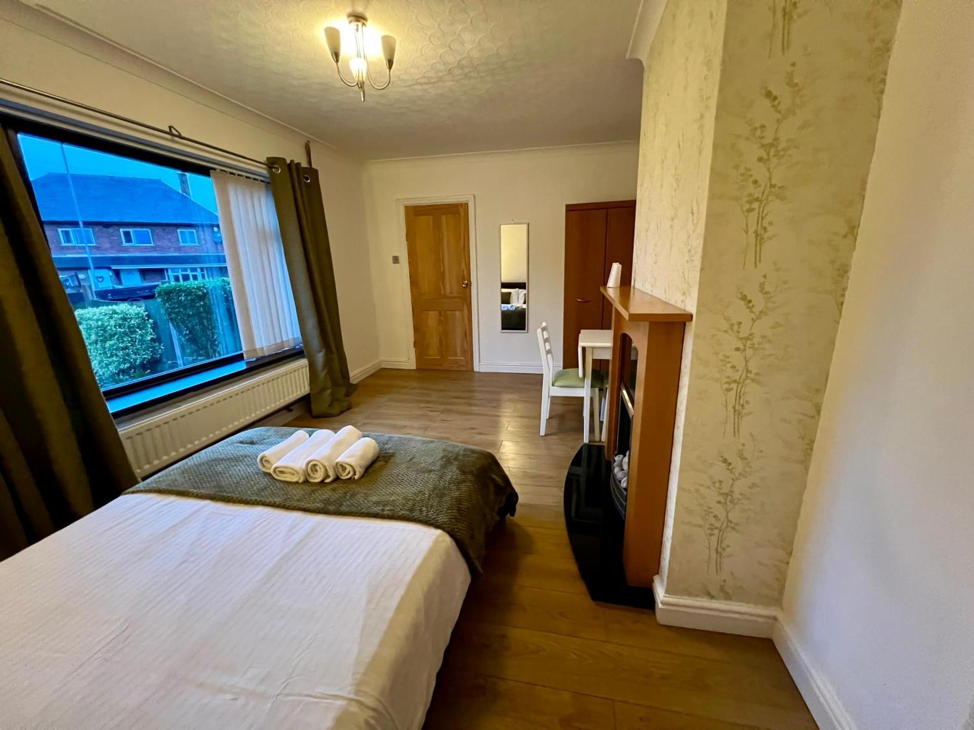Housefield Stay, Room 4 Stoke-on-Trent Extérieur photo