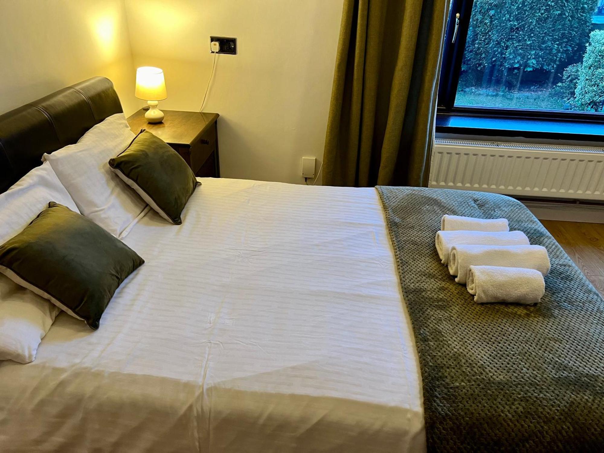 Housefield Stay, Room 4 Stoke-on-Trent Extérieur photo